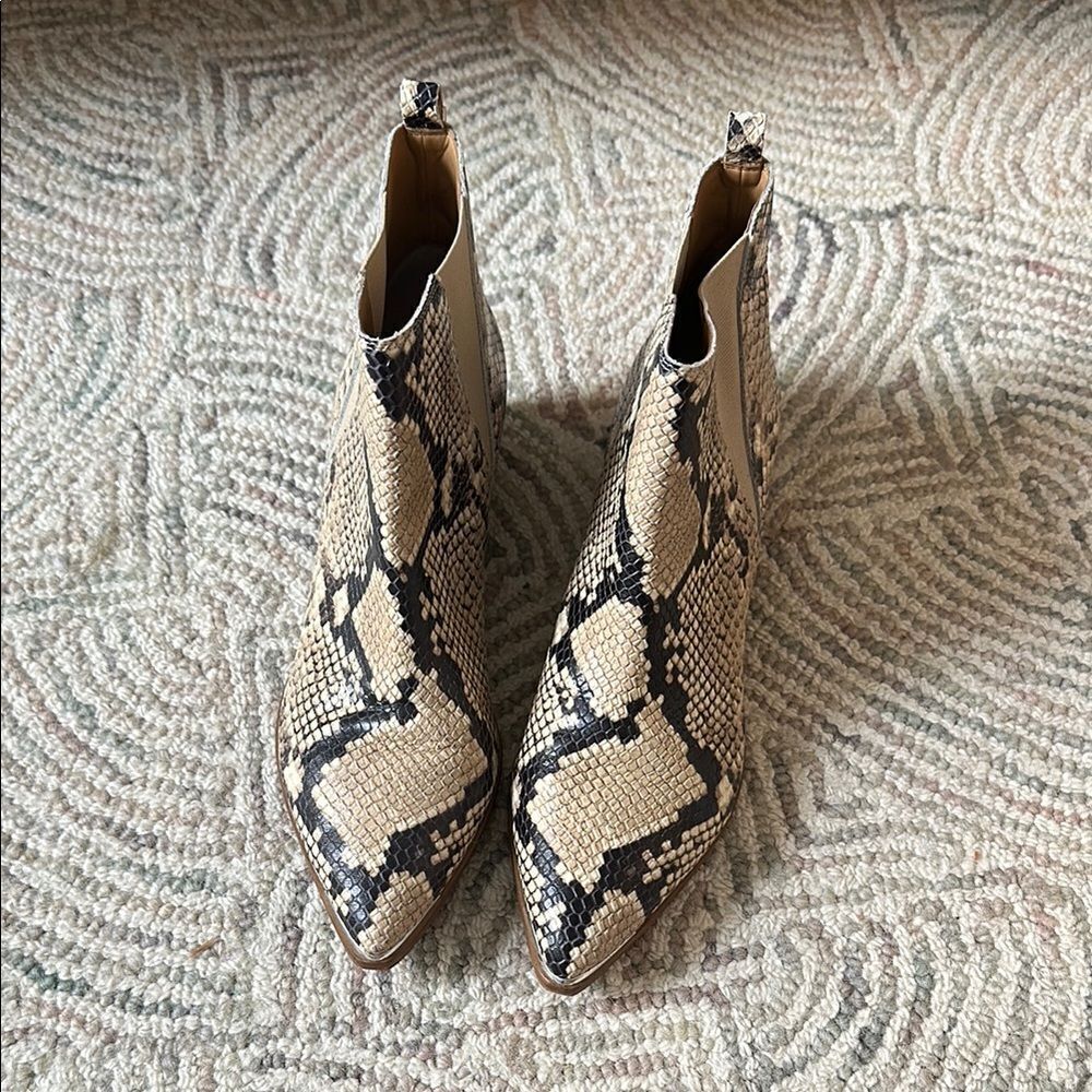 Marc Fisher boots size 9.5